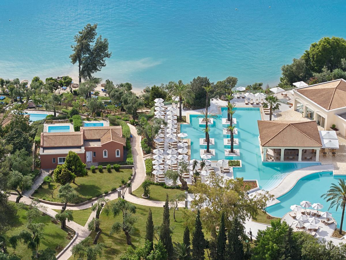 เกรซโคเทล อีวา พาเลซ Hotel กอมเมนโน ภายนอก รูปภาพ